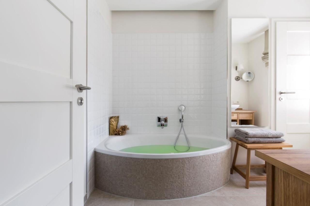 Reetdorf Geltinger Birk Atelierhaus Mooreiche Nieby  エクステリア 写真